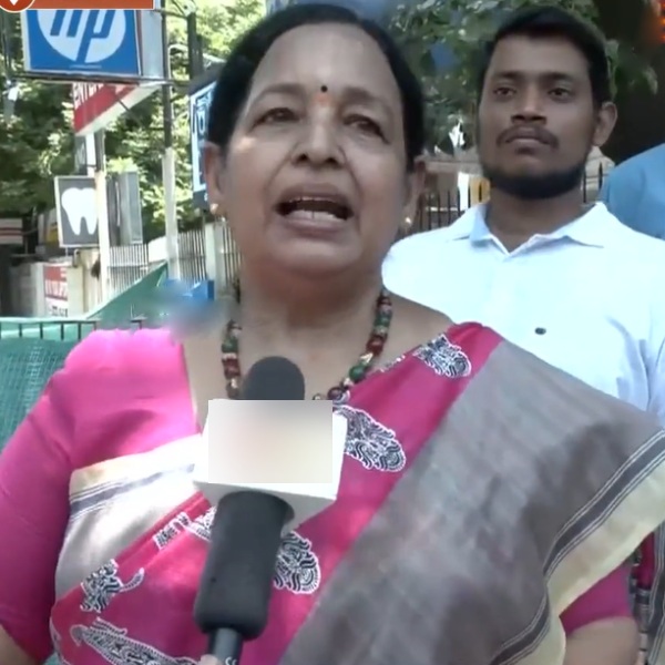  CM Stalin suddenly get down from car talked with AMMK executive CR saraswathi today 