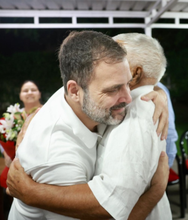 Lalu Prasad Yadav turns into Chef and cooks Mutton for Rahul Gandhi Lalu Prasad Yadav turns into Chef and cooks Mutton for Rahul Gandhi