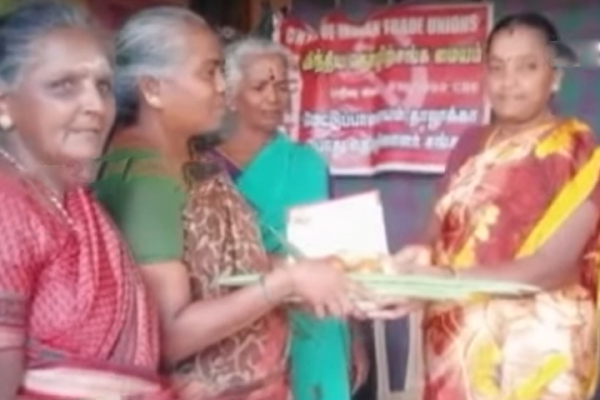 Coimbatore couple invites relatives with wedding card and vegetables for their daughter marriage Coimbatore couple invites relatives with wedding card and vegetables for their daughter marriage