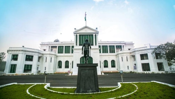 Fire broke near Chennai Raj bhavan caused a stir 