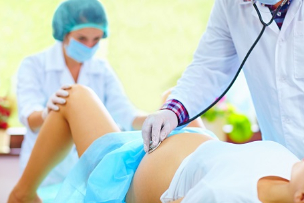 Dr. Farooq Abdulla explains how dangerous it is to give birth at home 