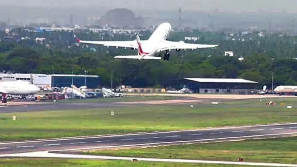 Heavy rains 15 flight services affected in Chennai 