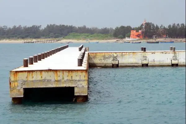 Thiruchendur Bait Bend and DMDK Vijayakanth demanded that the Bait Bridge should be built soon