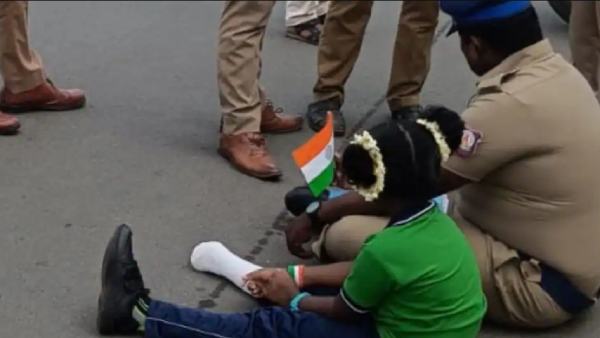 Secretariat: Chennai Police Head constable stages Dharna with his Daughter in DGP Office