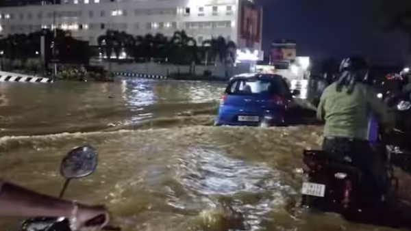 What is the reason for water stagnation in Chennai Kilambakkam? What do the locals say? 