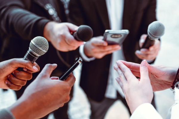 Minister Saminathans says action will be taken that journalists will travel free of charge at the tollgate 