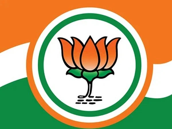Small Box opinion poll: Karnataka Lok sabha Election 2024 BJP may lost 10 seats to Congress Small Box opinion poll: Karnataka Lok sabha Election 2024 BJP may lost 10 seats to Congress