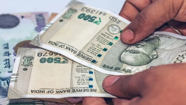 People are invited to AIADMK meetings by paying Rs 1000: TTV Dhinakaran 