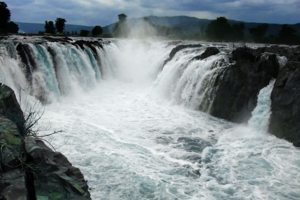 Mettur dam water level increases Today : 14000 cubic feet Water coming to Mettur Dam 
