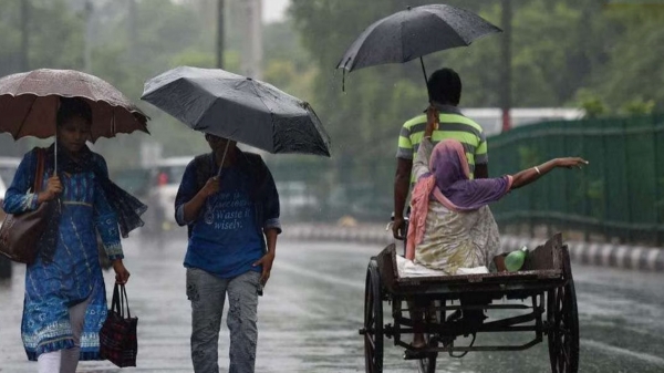 Light to moderate rain with thunder and lightning may occur at a few places over Tamil Nadu: IMD 