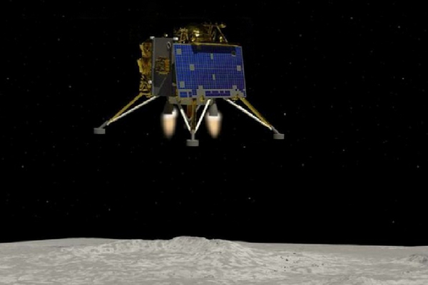 Scientists have said that the Vikram lander will fall down from a height of 10 meters on the moon Scientists have said that the Vikram lander will fall down from a height of 10 meters on the moon