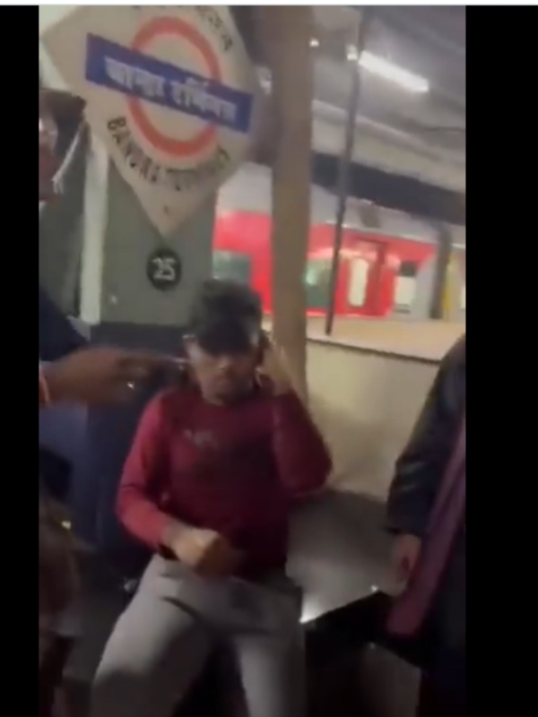 A video of a mob brutally assaulting a Muslim youth in Mumbai 