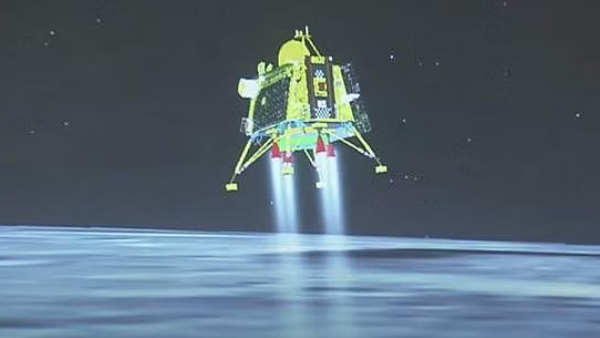 Autralia Cricketer David Warner congratulates after Chandraayan 3 Vikram lander landing on moon 