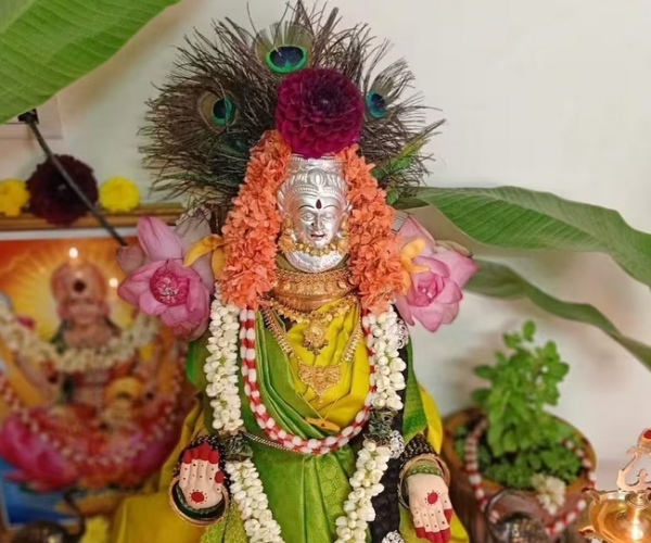 Varalakshmi vratham 2023: Kanagathara manthiram in tamil for Varalakshmi pooja 