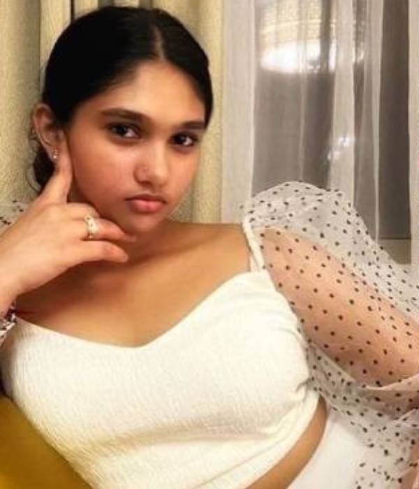 Actress Vanitha Vijayakumar has posted a picture that hints that her daughter Jovitha will be participating in Bigg Boss 