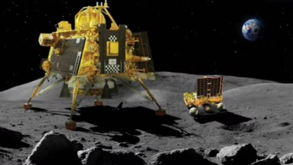 PM Modi visits and honors the scientists responsible for Chandrayaan 3s historic achievement 