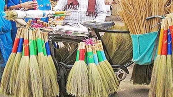 Vastu tips: Broom Purchase day Follow these tips if you want mahalakshmis grace 