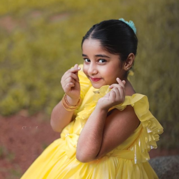 Thamirabarani movie actress Muktha daughter acted with Salmaan Dulquer 