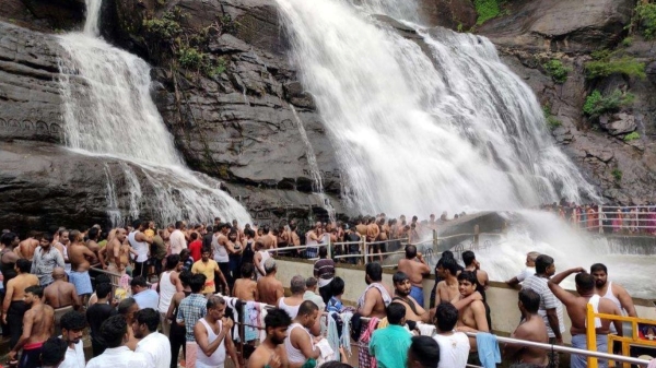kutralam season 2023 : After a gap of one month, the water flow has increased in Kutralam waterfalls kutralam season 2023 : After a gap of one month, the water flow has increased in Kutralam waterfalls