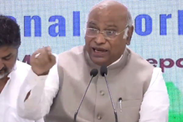 Mallikarjun Kharge likely to be propose for I.N.D.I.A Chairperson 