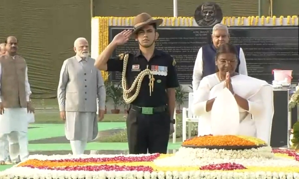 PM Modi, President Draupadi Murmu pay tribute in person at former PM Atal Bihari Vajpayees memorial 