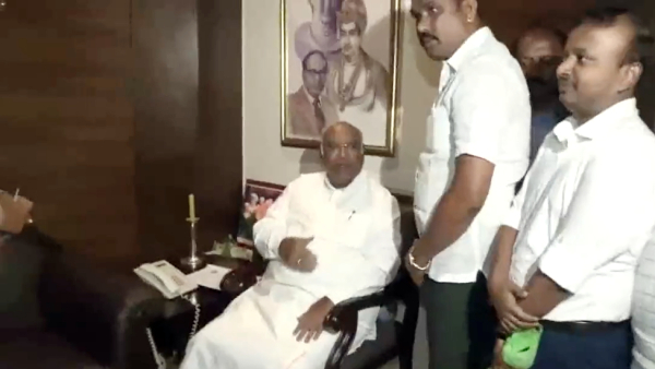 TNCC President Row: KS Alagri meets Mallikarjun Kharge with supporters