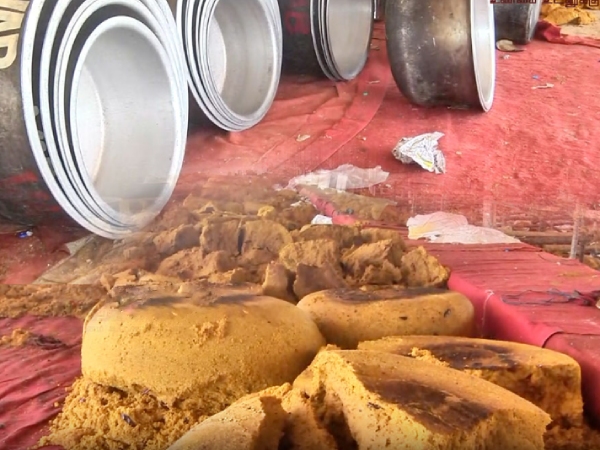 ADMK Manadu: Tasteless food in Manadu food Wretched in the Madurai ground ADMK Manadu: Tasteless food in Manadu food Wretched in the Madurai ground