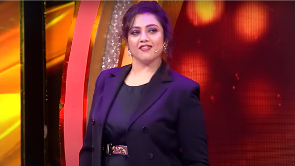 Actress Meena in Vijay TVs Start music season 4 