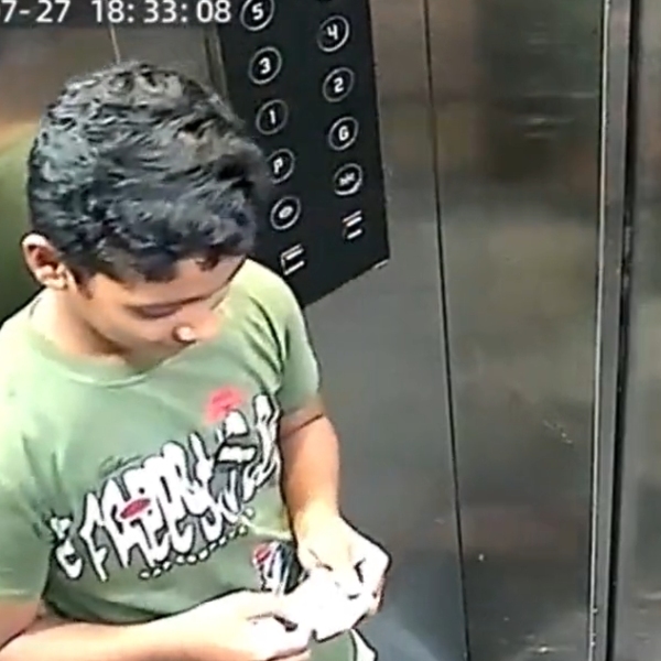  Two Kids narrowly Escape as Elevator Falls in Pune building