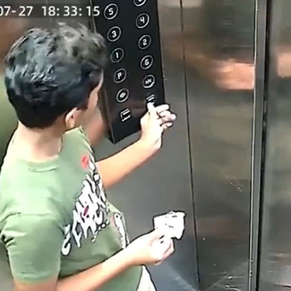  Two Kids narrowly Escape as Elevator Falls in Pune building