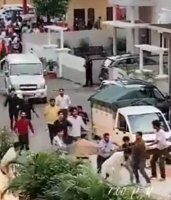 A Muslim man chased and kicked in the board light amid the violence in Gurugram Haryana 