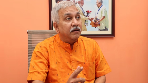 BJP Narayanan says that let RSS adopt Nanguneri, All politicians step aside