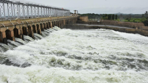 The amount of Cauvery water coming to Tamil Nadu has increased to 15000 cubic feet 