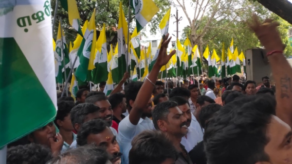 Mukkulathor desiya kalagam protest against the AIADMK conference to be held in Madurai tomorrow 