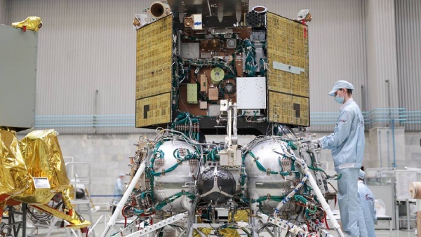 Russias Luna-25 spacecraft trouble when trying to enter a pre-landing orbit Russias Luna-25 spacecraft trouble when trying to enter a pre-landing orbit