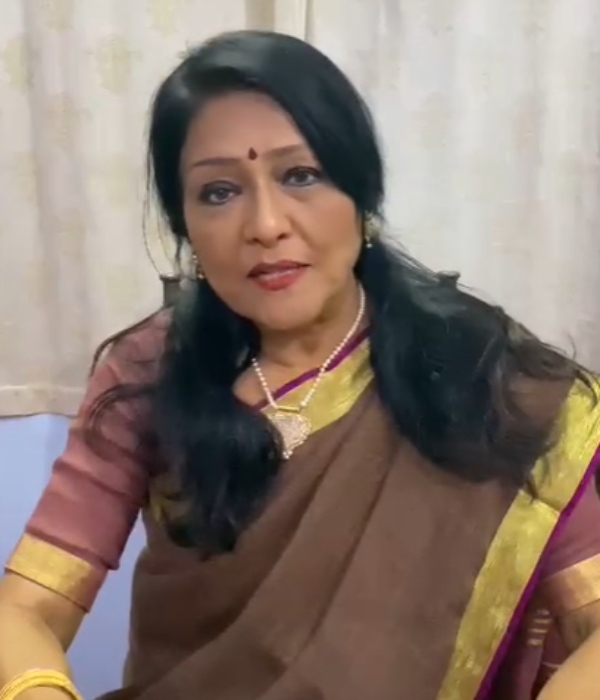 Shobana Ravi reads Chandrayaan 3 landing on the moon news Shobana Ravi reads Chandrayaan 3 landing on the moon news