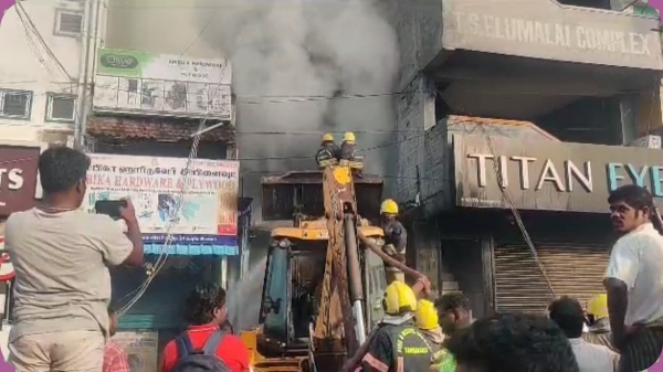  Fire accident in Textile shop at Chennai Kelambakkam early morning