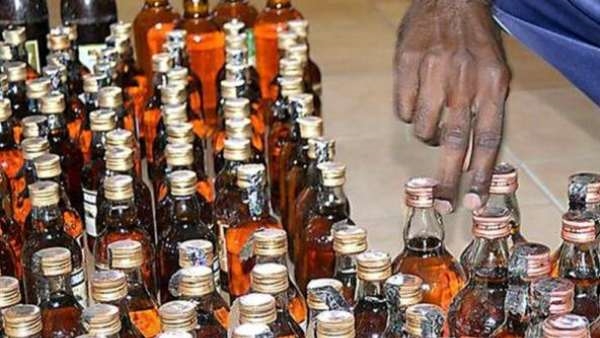 2160 liquor bottles were looted in Ulundurpet : Usilampatti gang arrested 