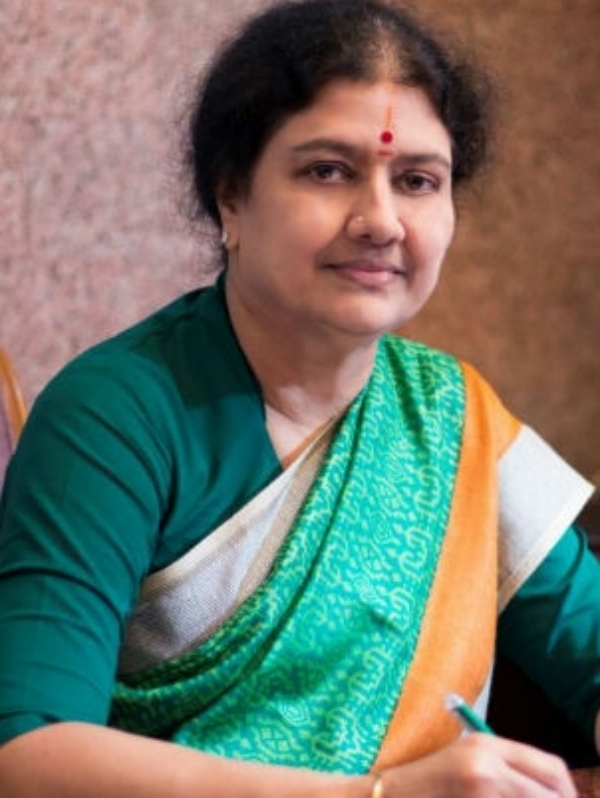 AIADMK Treasurer Dindigul Srinivasan has said that during the last AIADMK regime, Sasikalas family harass the ministers AIADMK Treasurer Dindigul Srinivasan has said that during the last AIADMK regime, Sasikalas family harass the ministers