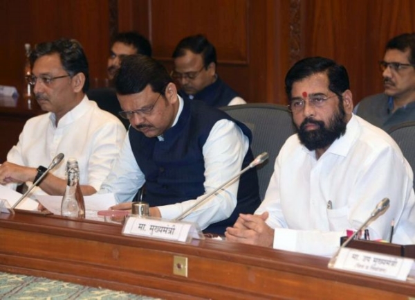 Maratha reservation: Maharashtra All party meeting urges to withdraw fast Maratha reservation: Maharashtra All party meeting urges to withdraw fast