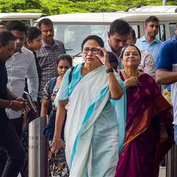 After Canada PM, technical glitches in Mamata banerjees Dubai flight After Canada PM, technical glitches in Mamata banerjees Dubai flight