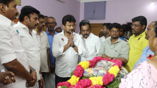 Minister Udhayanidhi Stalin, went to Namakkal to pay tribute to Finance Secretary Udhayachandran mother demise. Minister Udhayanidhi Stalin, went to Namakkal to pay tribute to Finance Secretary Udhayachandran mother demise.