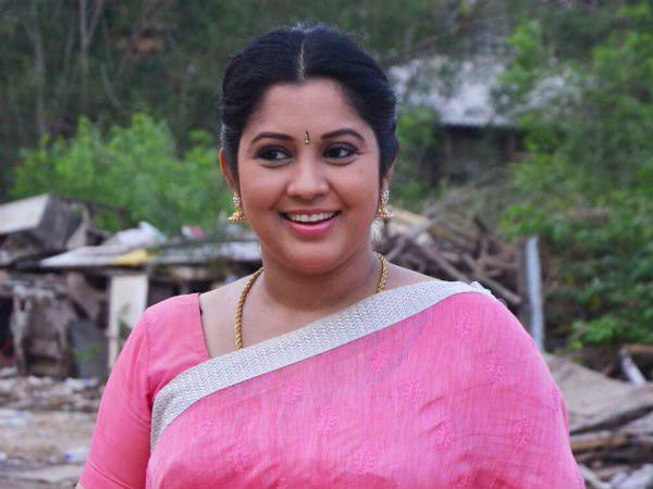 Do you know the relationship between Vijayalakshmi and Jayapradha? 