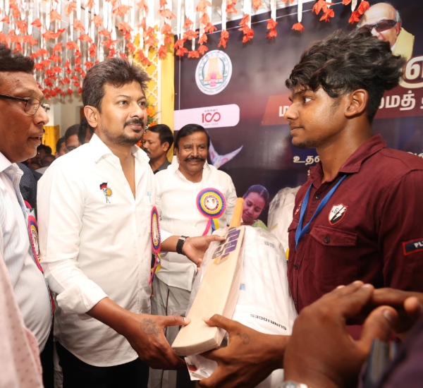 Minister Udayanithi Salem Adi Dravidar inspected the student hostel at midnight