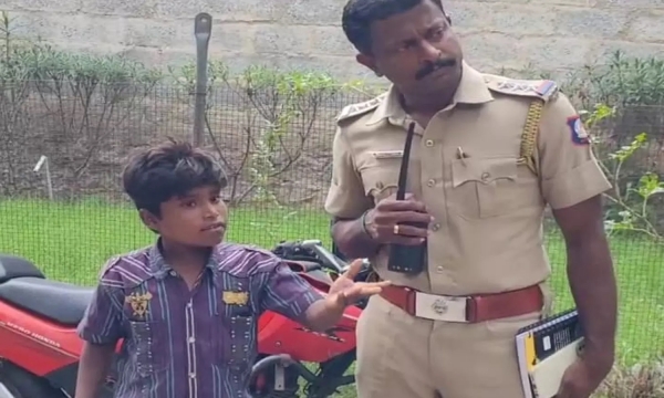 A boy complains to the kudiyatham police about his drunken father 