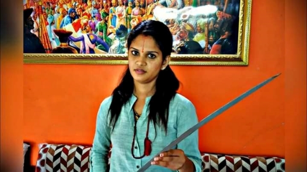 Karnataka: Hindutva activist Chaitra Kundapura held in cheating case 