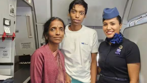 Indigo airhostess gives heartful note to Praggnanandhaa 