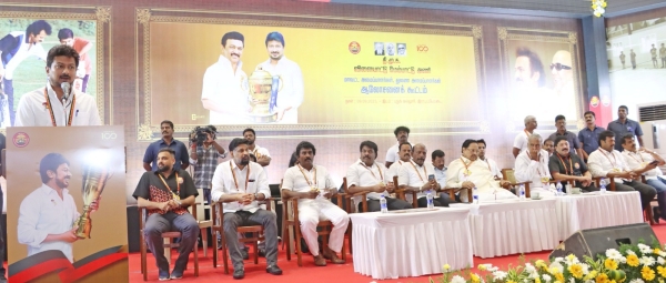 Udhayanidhi Stalin who praised Dayanidhi Maran 