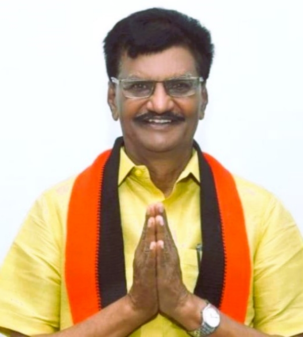 one to one clash between the two DMK district secretaries at Anna arivalayam 