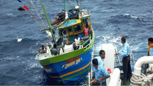 Sri Lankan Navy chased away the fishermen from Rameswaram 